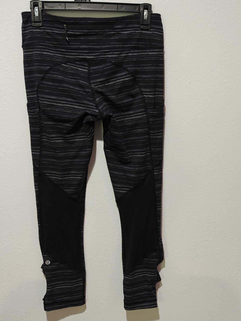 Lululemon Leggings Size 6  Pace Rival Crop 22" W6G64S Stripe Naval Blue Black - Picture 4 of 10